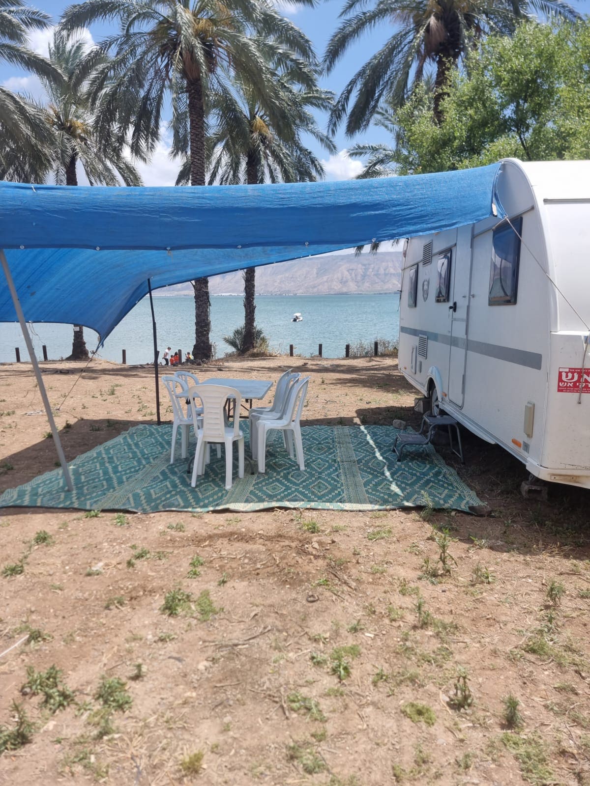 קרוואן להשכרה בכנרת בחוף גופרה